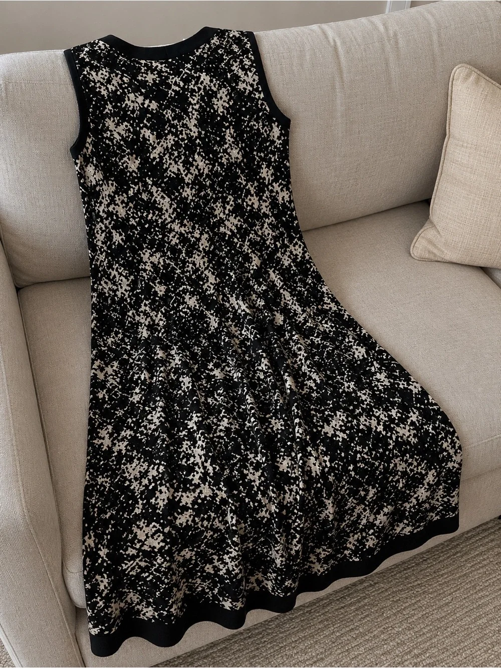 Sleeveless Black and Cream Twist-Detail Midi Dress - Picture 2 of 3